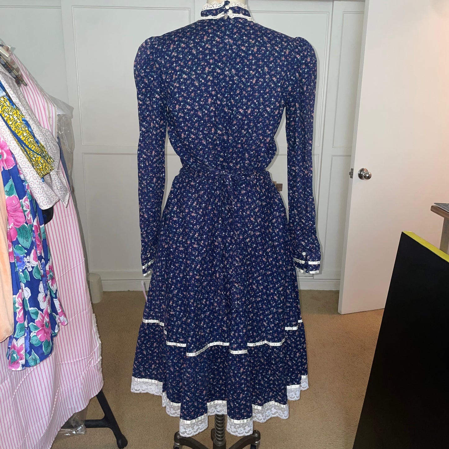 Gunne Sax by Jessica McClintock blue floral dress